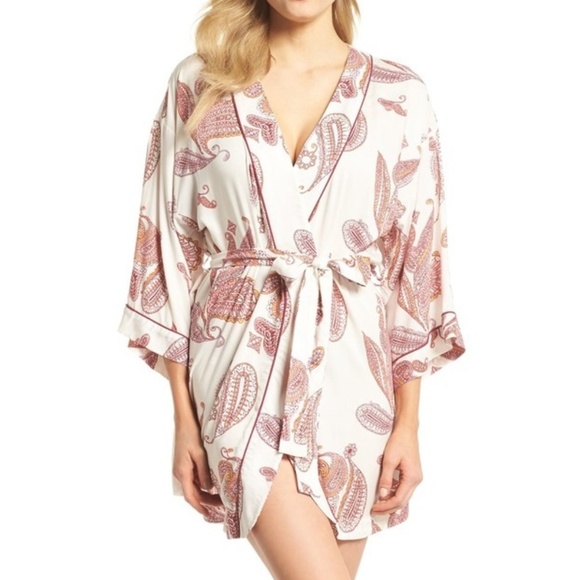 Nordstrom Lingerie Other - Nordstrom Lingerie Sweet Dreams Short Robe size L